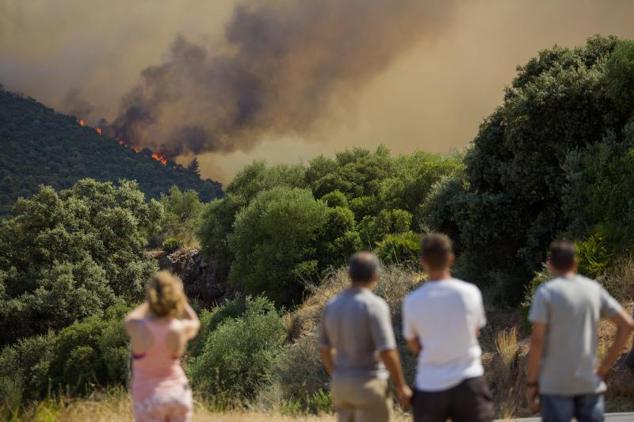 El incendio de Mijas ha obligado a desalojar a un centenar de habitantes de la zona
