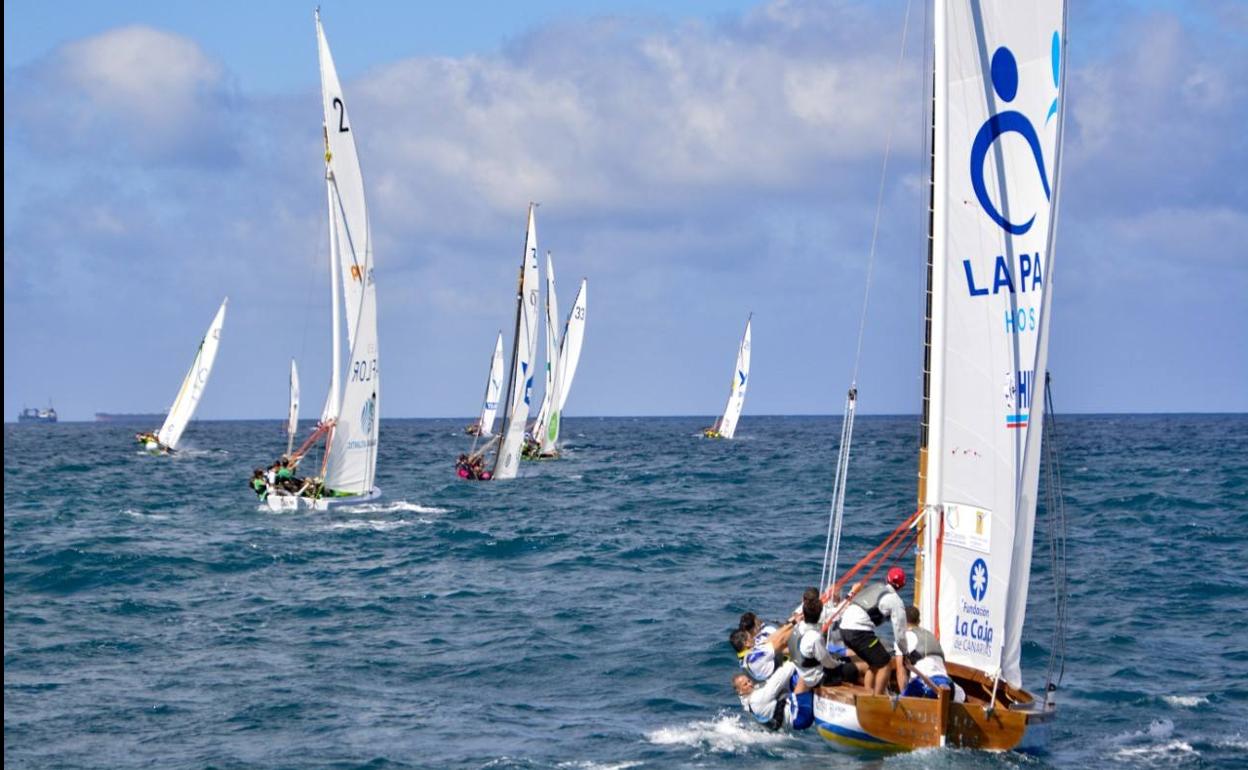 Imagen de una pega reciente en la bahía capitalina.