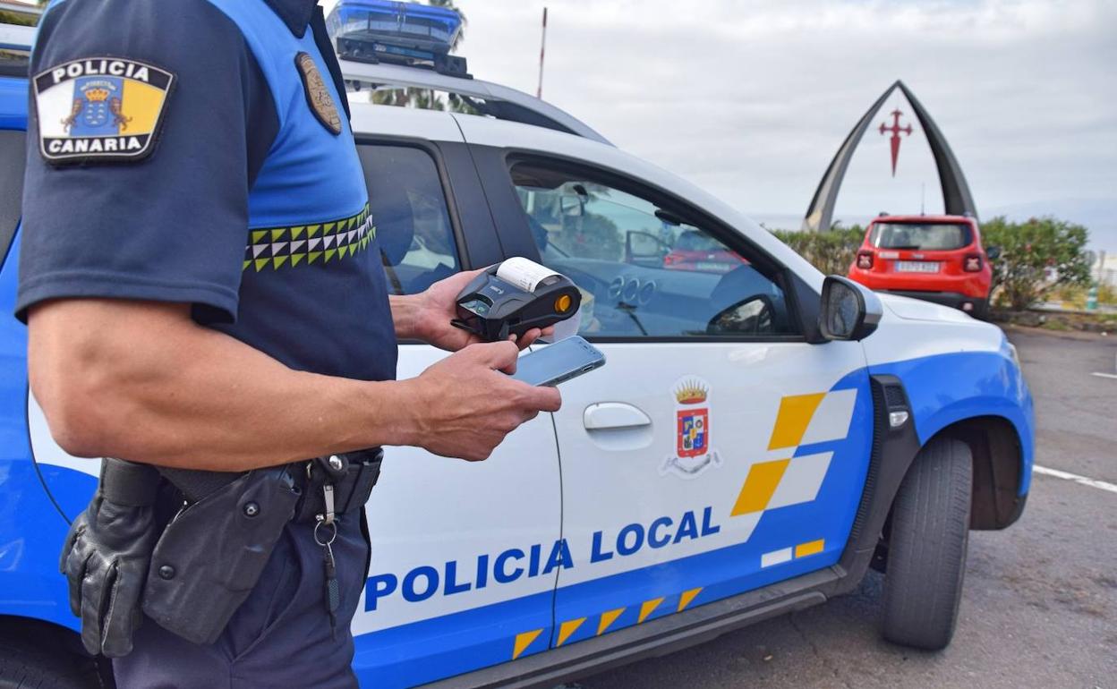 Imagen de archivo de la Policía Local en Santa Lucía. 