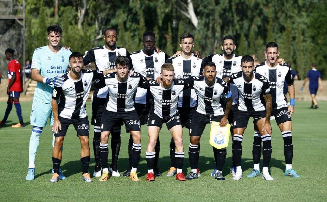 Formación de la UD el pasado sábado ante el Lille. 