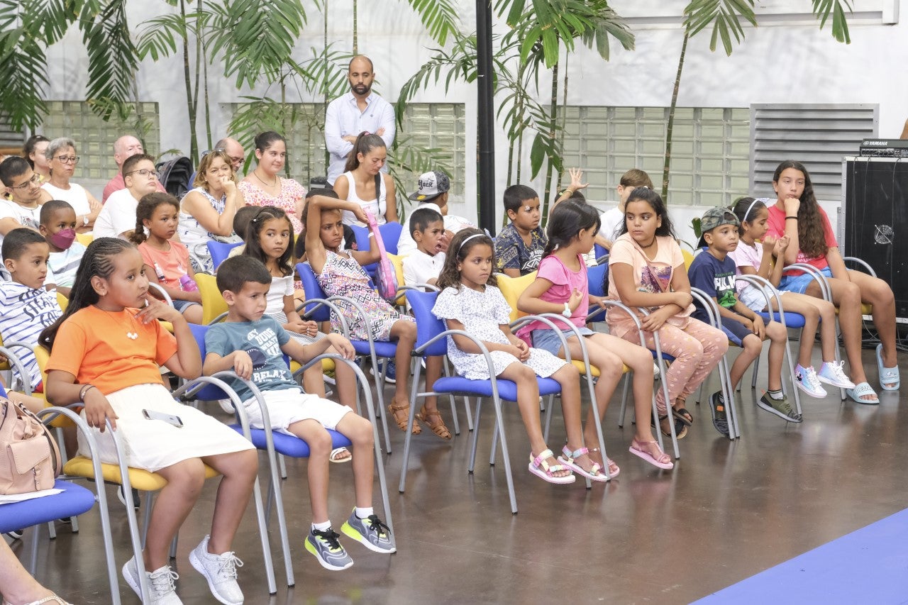 Un centenar de niños y niñas pasarán el verano en la isla. 