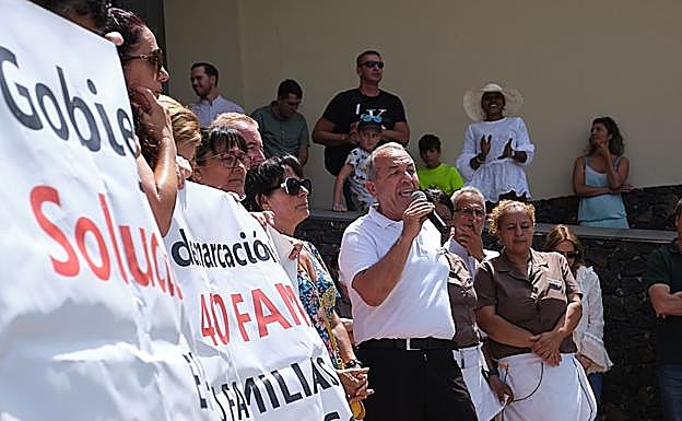 Ultima protesta de los trabajadores este mes de julio a la puerta del hotel Oliva Beach. 
