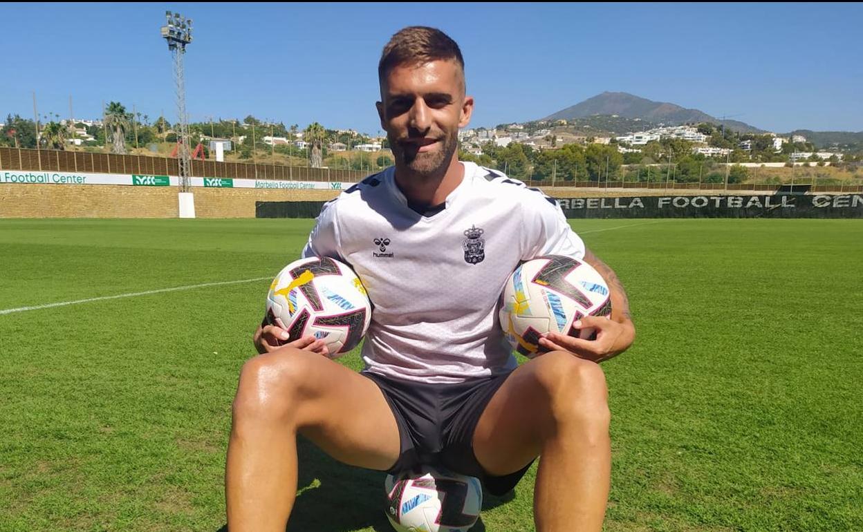 Pejiño, fotografiado en los campos del Marbella Football Center. 