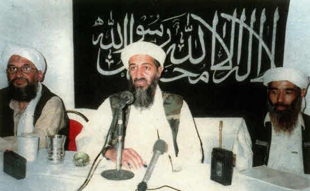 De derecha a izquierda, Al-Zawahiri, Bin Laden y Muhammad Atef. 