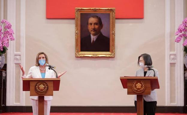 La presidenta de la Cámara de Representantes de EE UU, Nancy Pelosi, y la presidenta de Taiwán, Tsai Ing-wen, han celebrado este miércoles una rueda de prensa conjunta en Taipéi