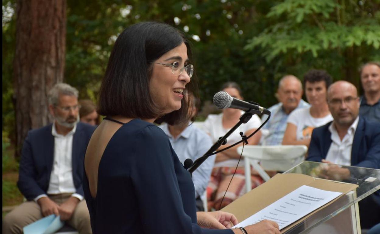 Darias confía en que la vacuna española 'Hipra' se una al repertorio de la cuarta dosis