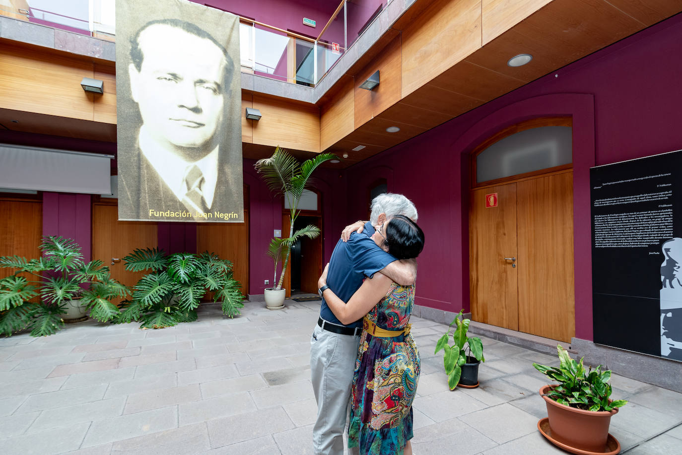 Fotos: La ministra de Sanidad visita la Fundación Juan Negrín