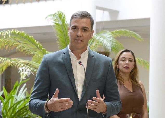 Fotos: La reunión y posterior comparecencia de Sánchez y Torres en Lanzarote, en imágenes