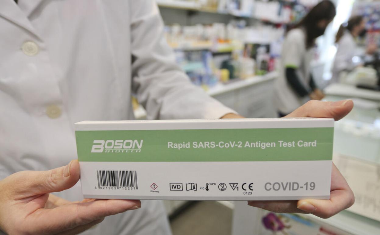 Las ventas de antígenos caen un 31% en Canarias