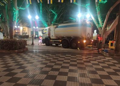 Imagen secundaria 1 - Imágenes del despliegue de limpieza en San Lorenzo. 