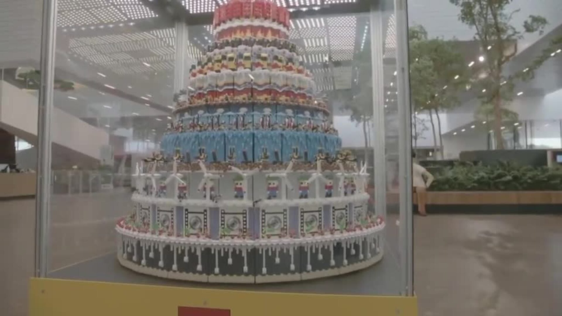 Una tarta gigante de Lego para celebrar su 90 aniversario