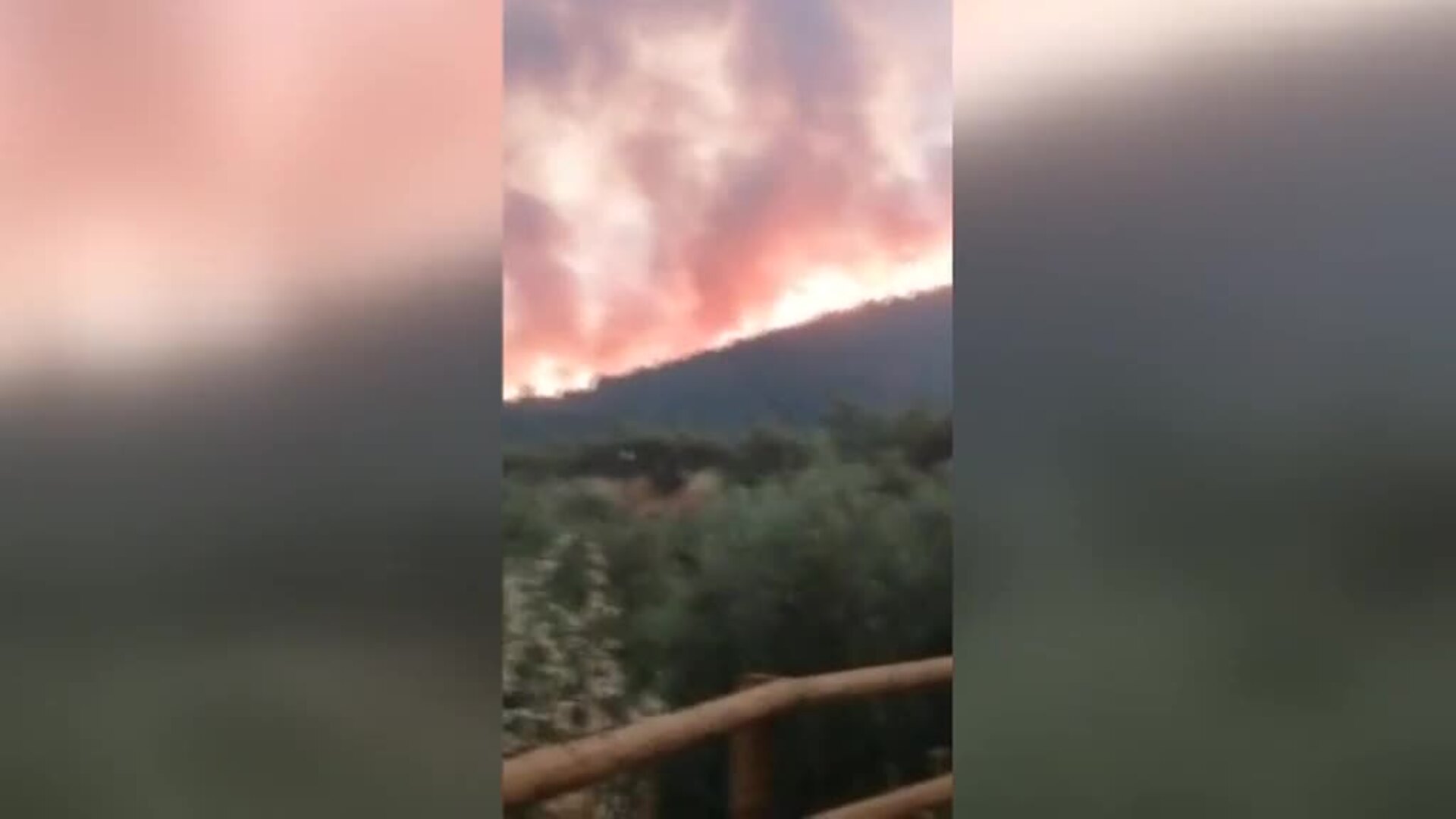 El incendio que desde hace 24 horas quema la Sierra de Gata sigue activo