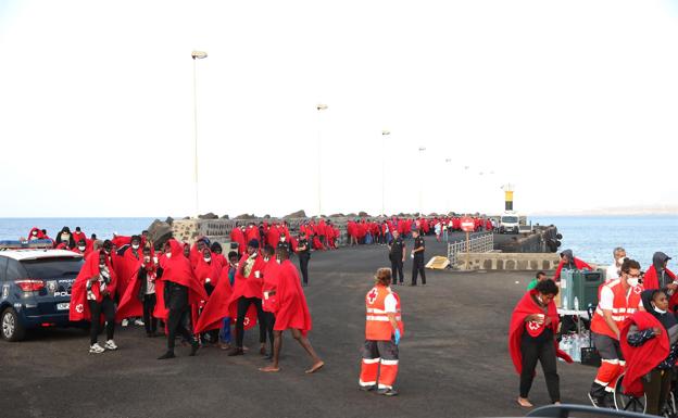 Más de 300 personas fueron rescatadas entre el jueves y el viernes en Lanzarote. 