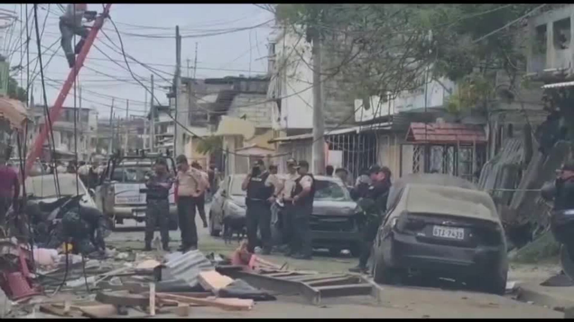 Mueren cinco personas en una explosión en el centro de la ciudad de Guayaquil