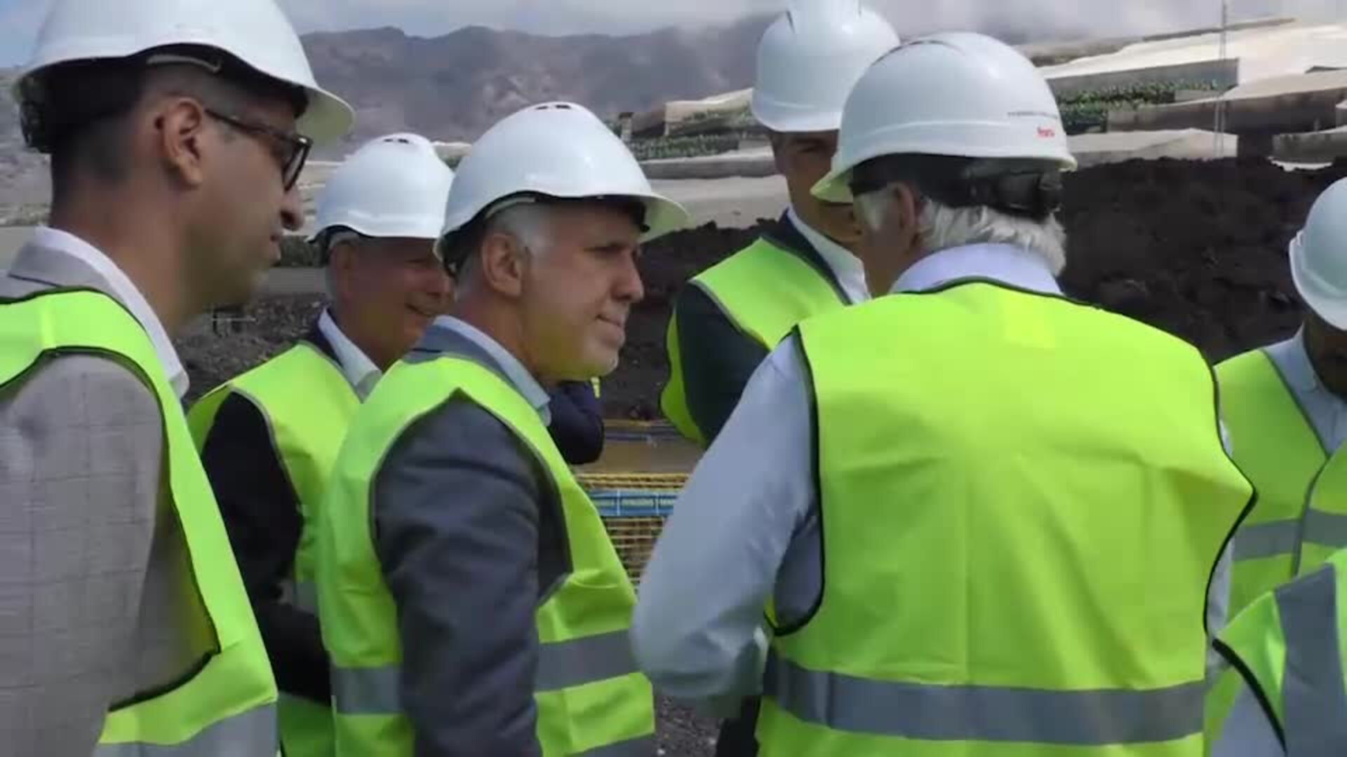 Ángel Víctor Torres acompaña a Pedro Sánchez en su visita a las obras de la nueva carretera de la costa