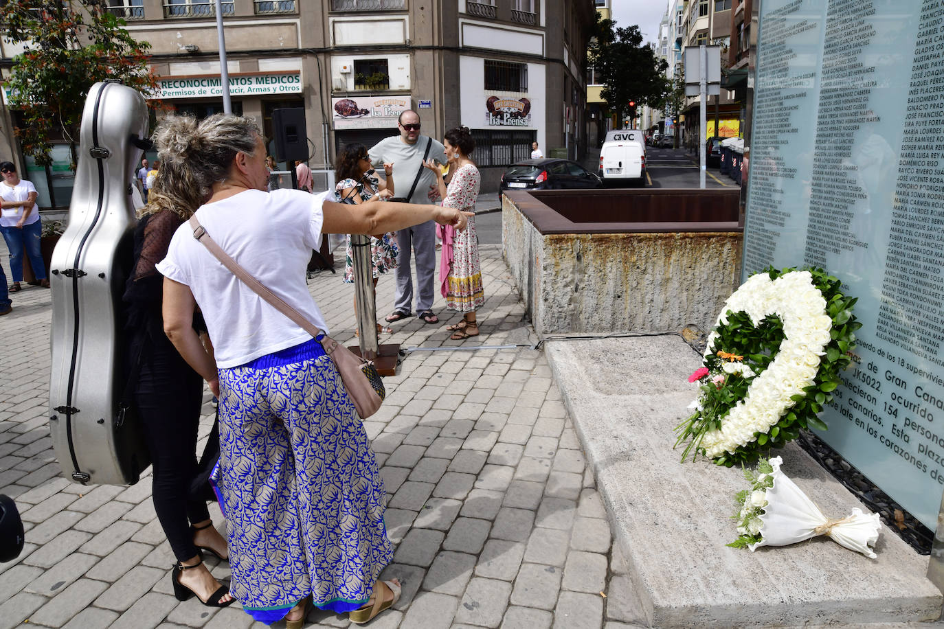 Fotos: Homenaje a las víctimas en la capital grancanaria