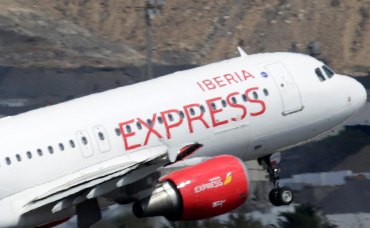 Avión del grupo Iberia. 