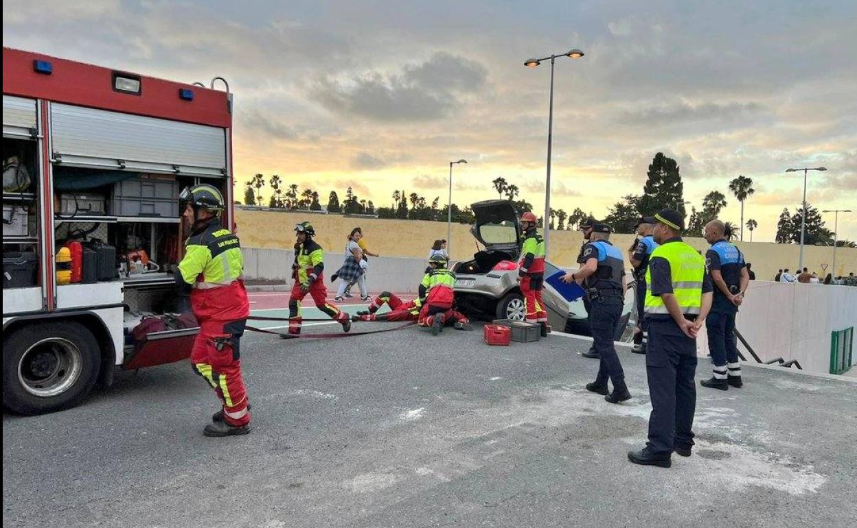 Cae con su vehículo por unas escaleras en el  Gran Canaria Arena