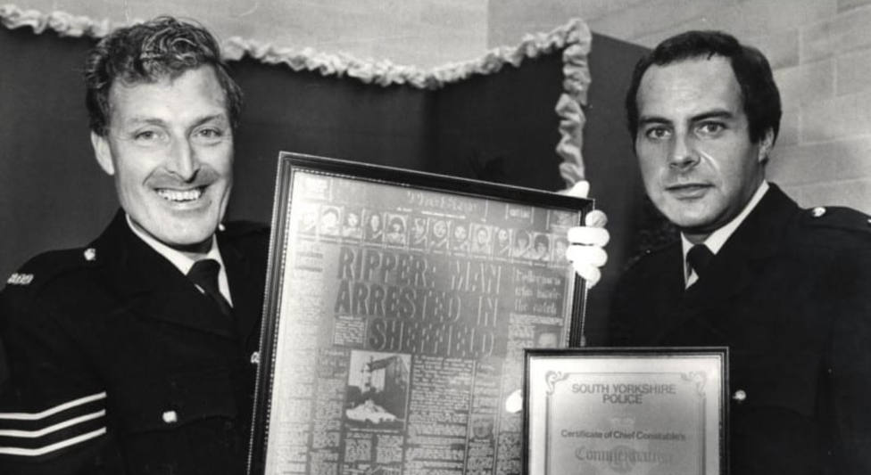 Los agentes Bob Ring y Robert Hides, autores de la detención de Peter Sutcliff en 1981.