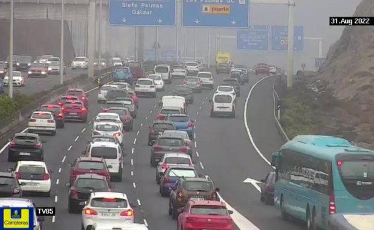 Un accidente en la Avenida Marítima causa largas retenciones