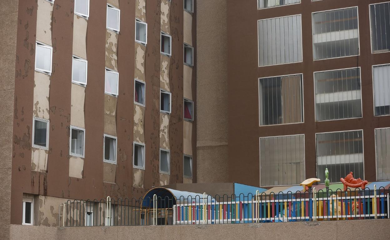 Detalle de la fachada del hospital Materno Infantil de Gran Canaria. 