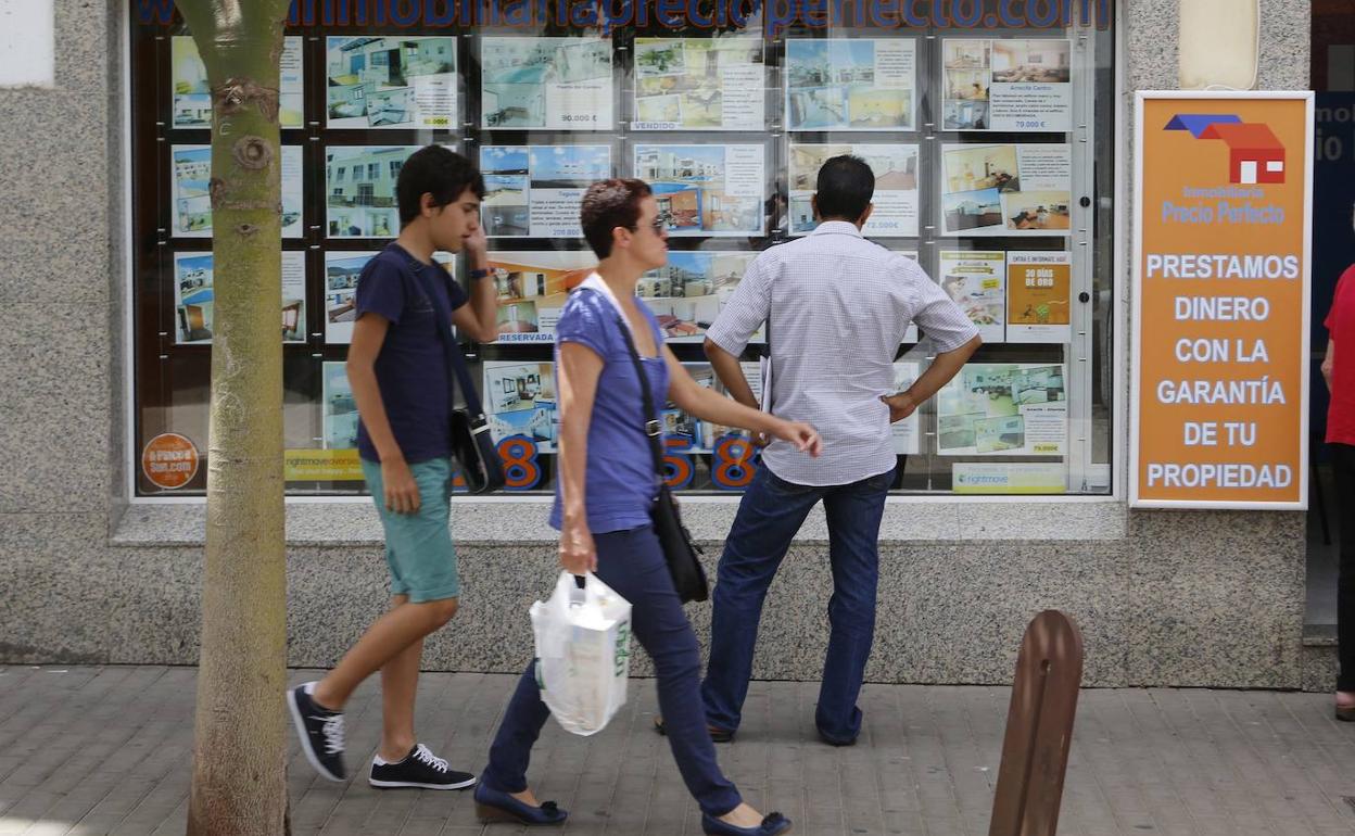 La prestación pretende ayudar a uno de los colectivos con más dificultades para la emancipación. 
