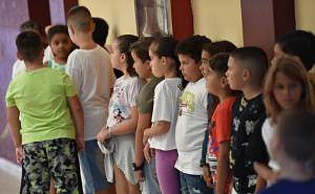 Imagen principal - «Lo peor que llevaban es no poder mezclarse ni en el patio»