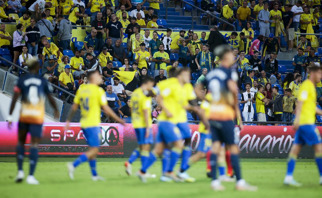 Detalle de la afición el pasado viernes en el partido ante el Leganés. 
