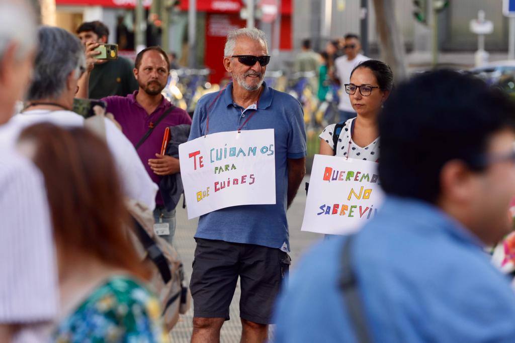 Fotos: Concentración en defensa de los derechos sociales en San Telmo
