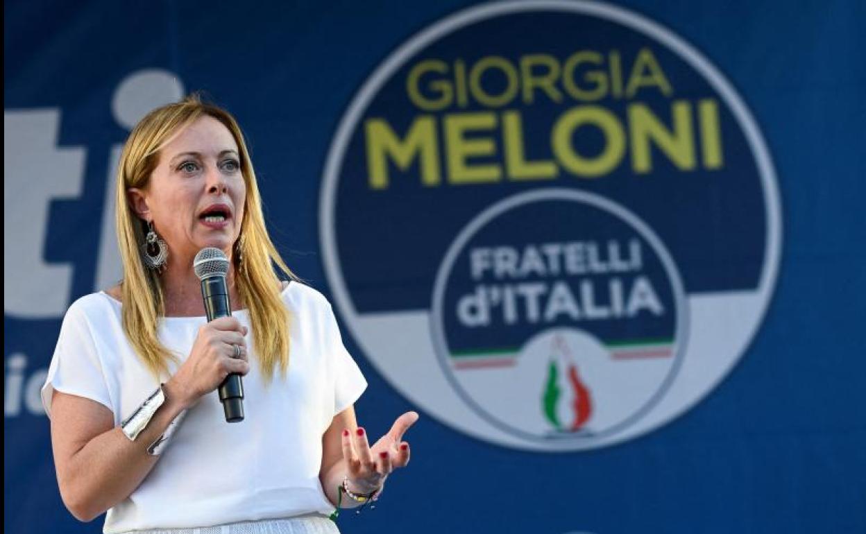 Giorgia Meloni, líder del partido de extrema derecha Hermanos de Italia, durante un mitin en Milán. 