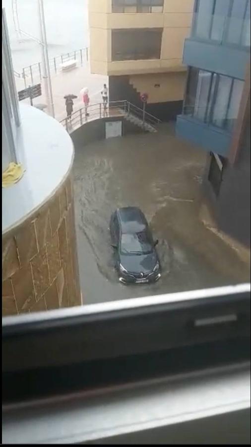 La calle Churruca con Portugal está inundada