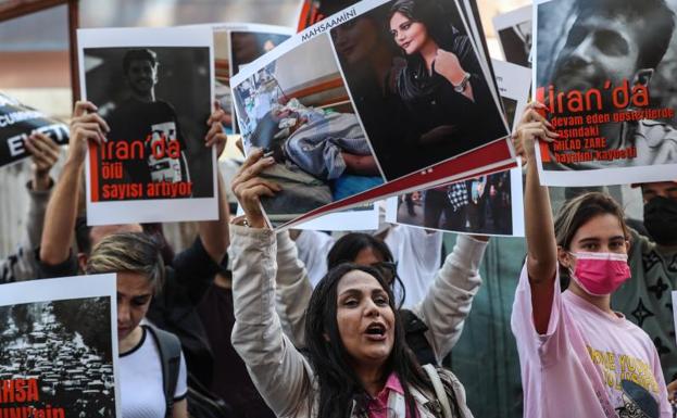 Las mujeres lideran la protesta en Irán