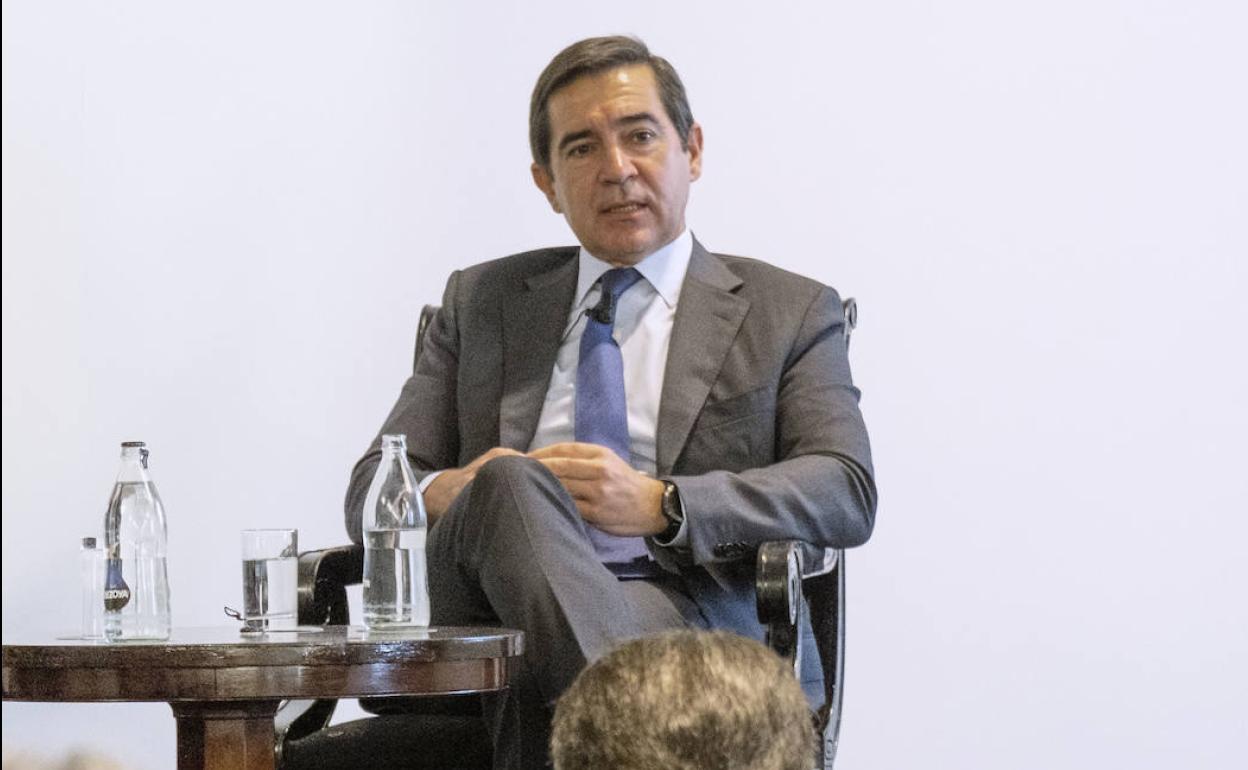 El presidente de BBVA, Carlos Torres, en el foro APD, este martes en Madrid.