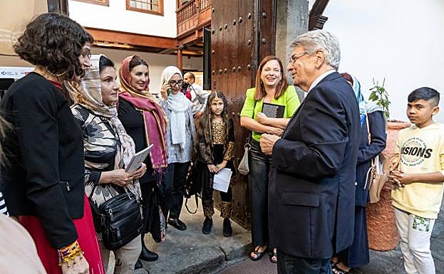 Robles lamenta que comunidad internacional «se está olvidando de Afganistán»