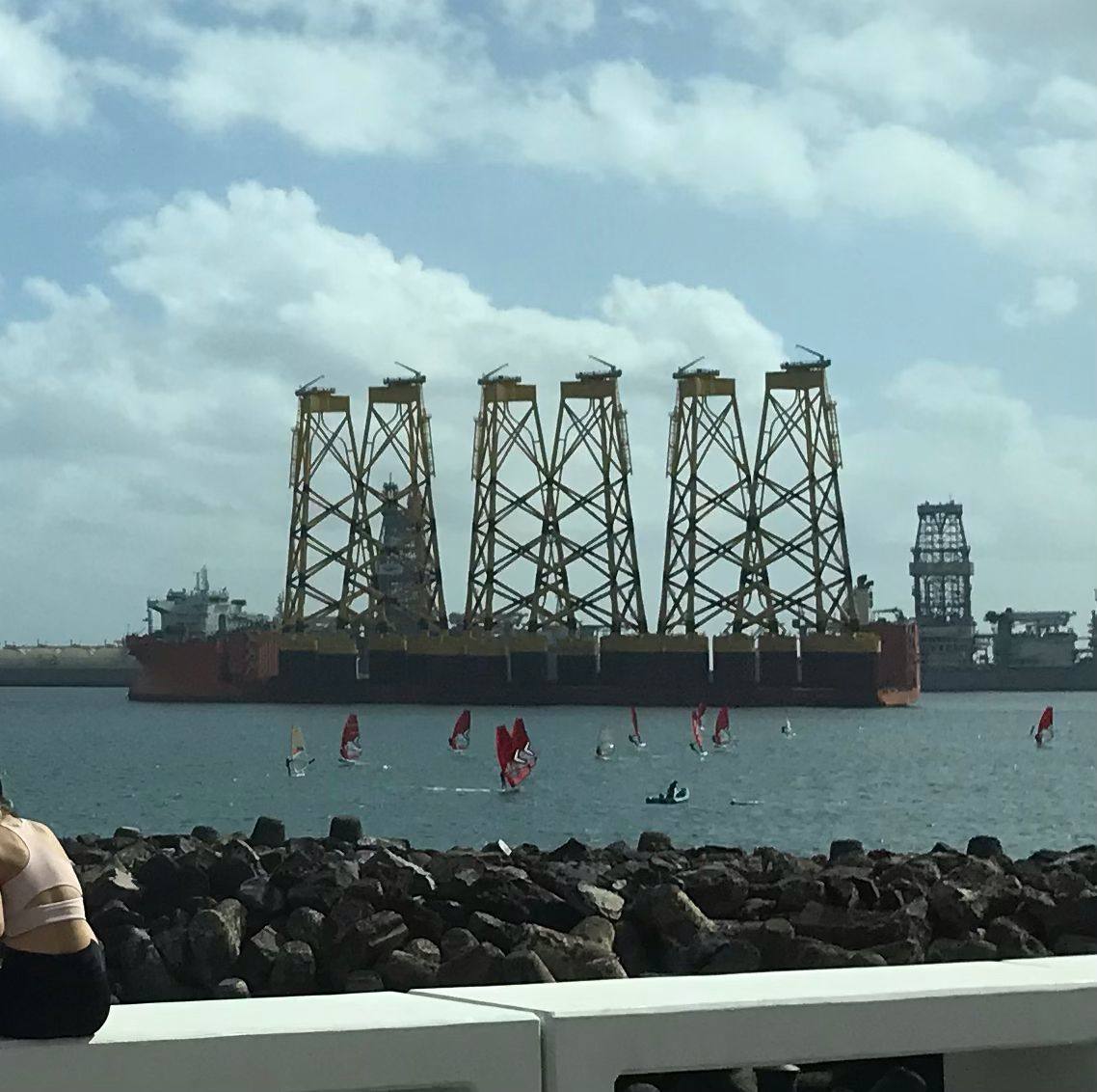 Así luce el barco desde la Avenida Marítima. 