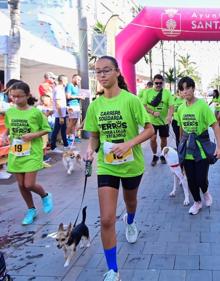 Imagen secundaria 2 - Éxito de la carrera solidaria con perros de Santa Lucía deTirajana