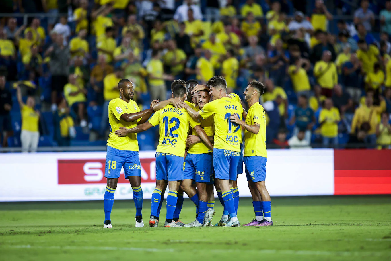 La UD celebra un gol en el Gran Canaria. 