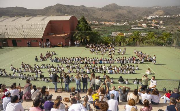 Imagen principal - Imágenes de algunas de las actividades llevadas a cabo ese día en el Colegio Alemán. 