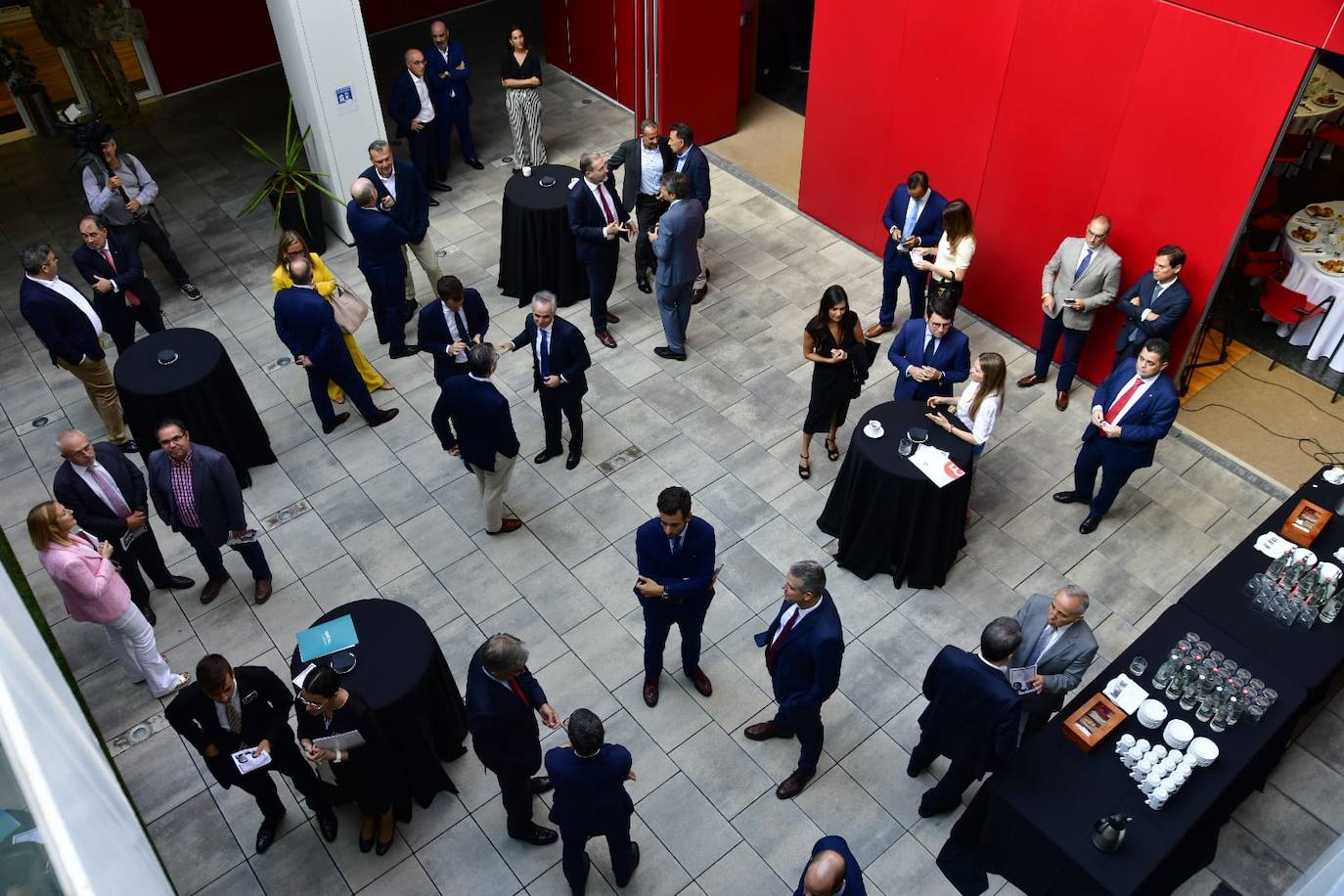 Fotos: Torres y Escrivá, en un foro de la APD en CANARIAS7