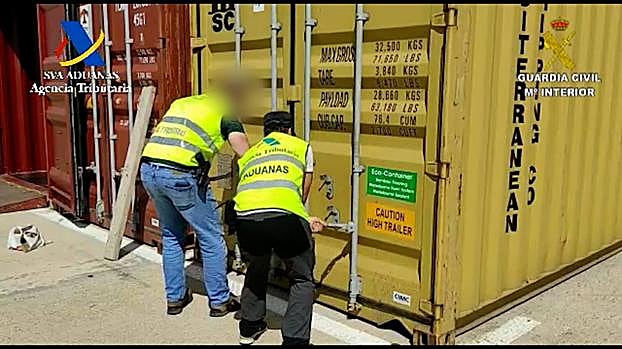 Imagen del momento de la recuperación de los vehículos de alta gama en la capital grancanaria. 