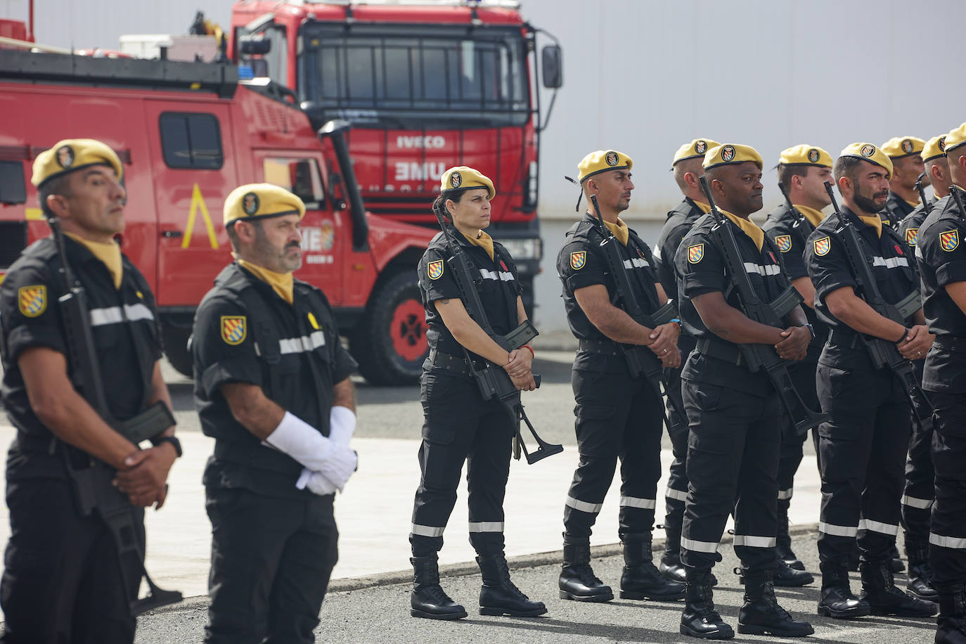 Fotos: Desfile de la UME por la festividad de Nuestra Señora del Rosario, su patrona