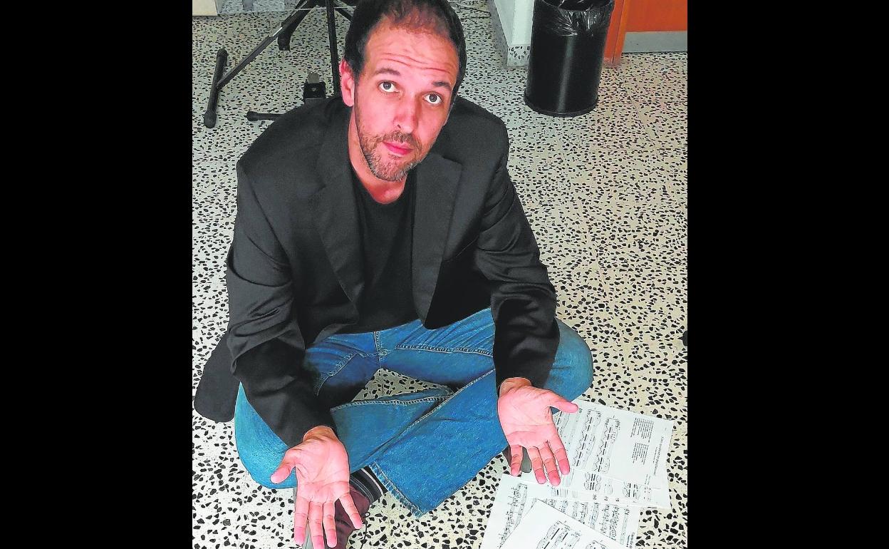 Yónatan Sánchez-Santianes estrena hoy en Valleseco tres microzarzuelas. 