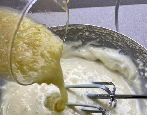 Imagen principal - Pasos de la receta Tarta cremosa de queso con limón