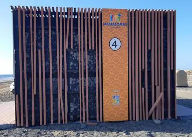Imagen secundaria 1 - Actos vandálicos en tres de los quioscos que siguen cerrados en Playa del Inglés