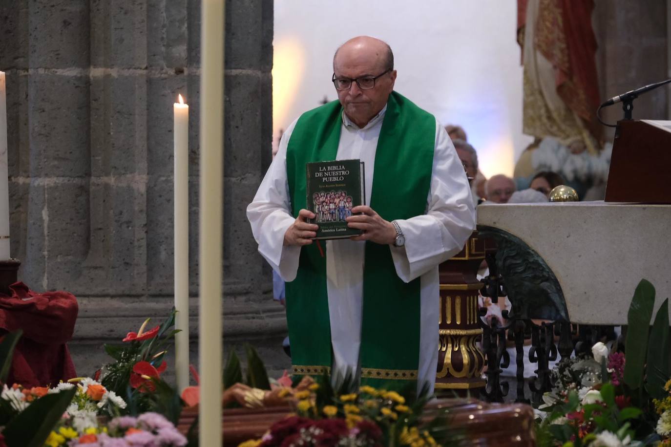 Fotos: Emotivo funeral del padre Fuertes