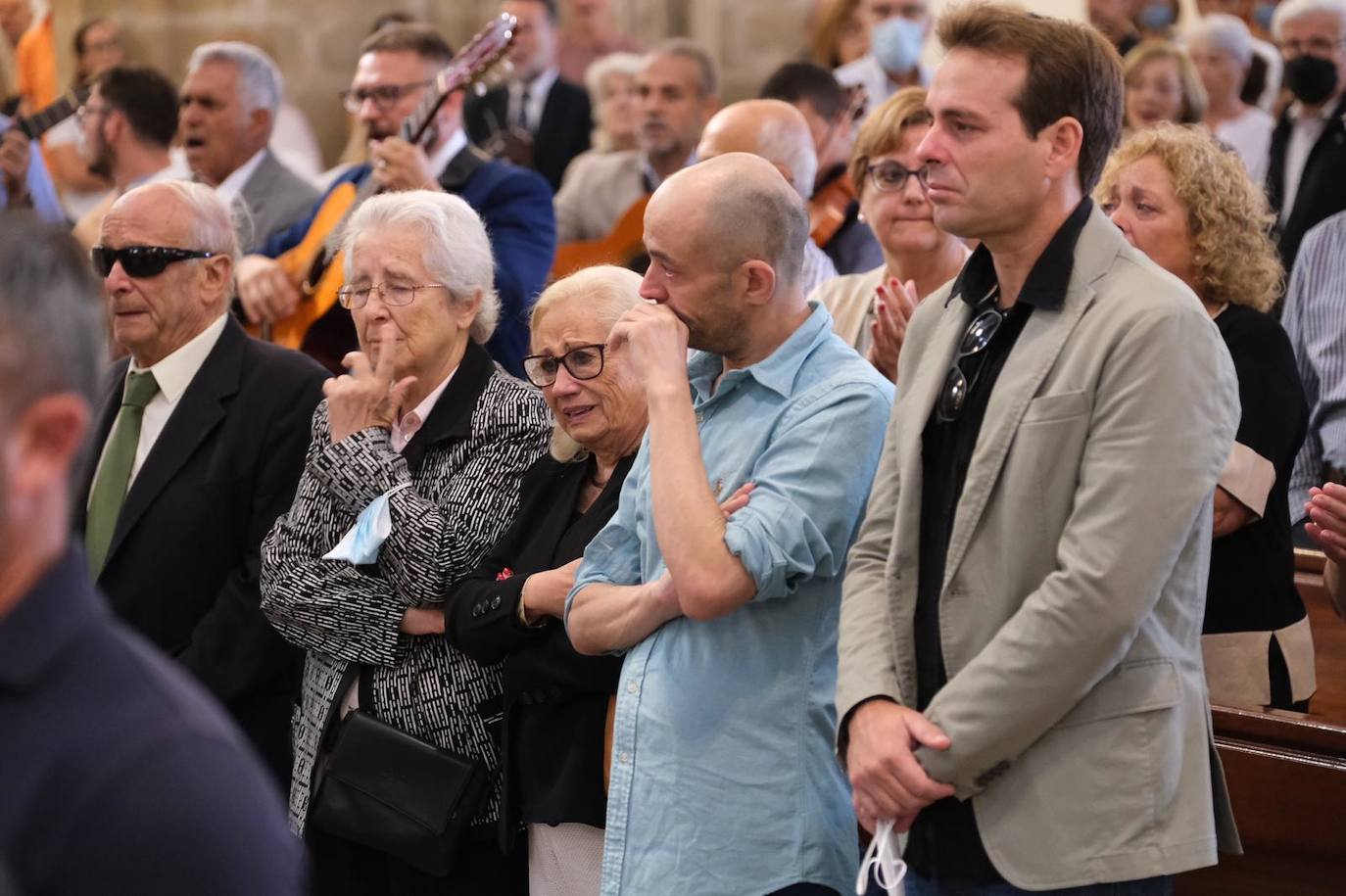 Fotos: Emotivo funeral del padre Fuertes