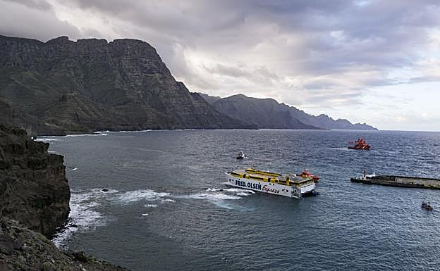 El Bentago Express quedó enganchado a las rocas el 7 de enero de 2021 y no se liberó hasta el día 13. 