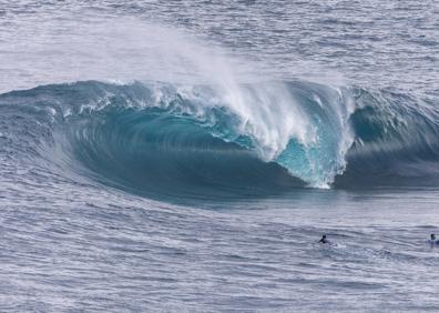 Imagen secundaria 1 - El Frontón muestra su cara más radical