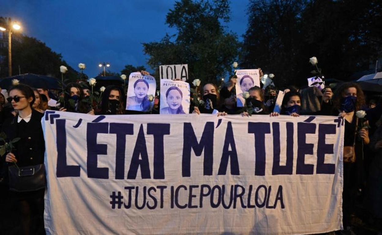 Protesta de la extrema derecha por el asesinato de Lola, este jueves en París. 