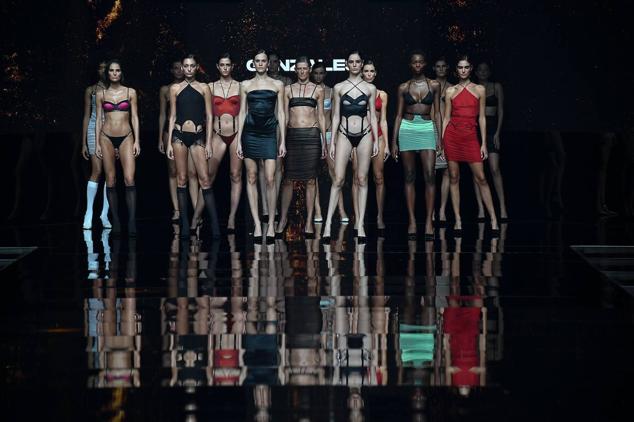 Fotos: Gonzales deslumbra con sus creativos diseños en Moda Cálida